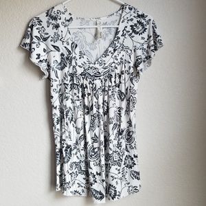 Perseption Concept White & Black Floral Top